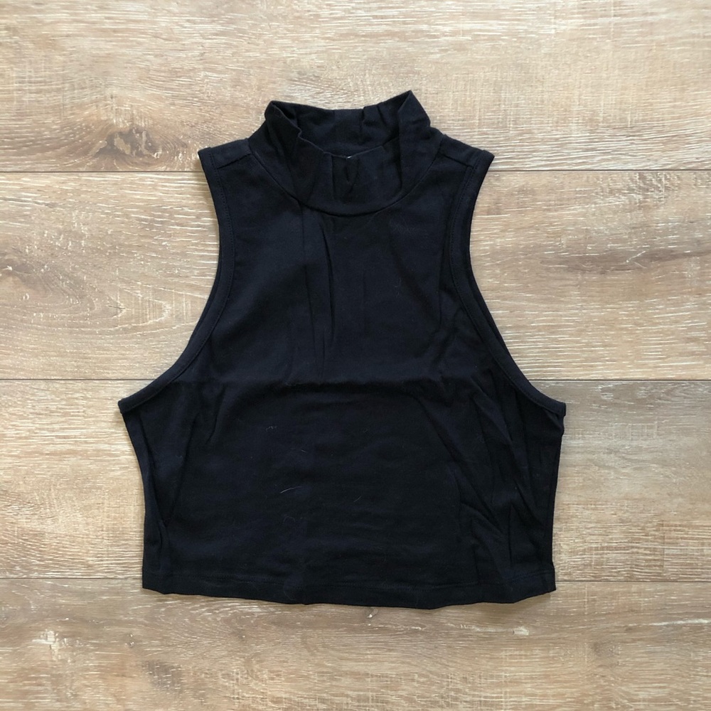 Black crop top